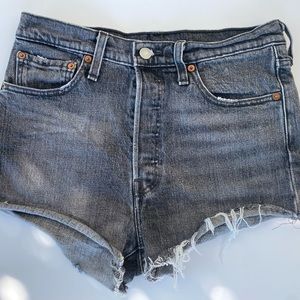 LEVI’s • Black 501 High-rise Denim Shorts sz 28